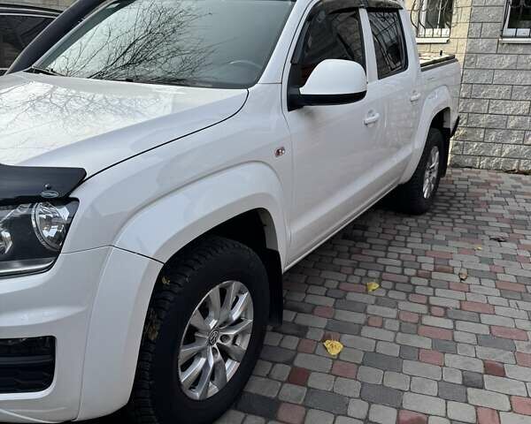 Белый Фольксваген Амарок, объемом двигателя 1.97 л и пробегом 200 тыс. км за 24000 $, фото 1 на Automoto.ua