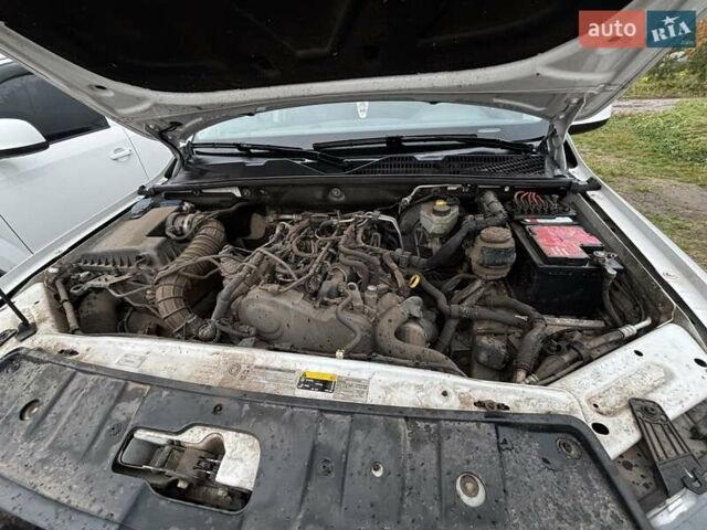 Белый Фольксваген Амарок, объемом двигателя 1.97 л и пробегом 272 тыс. км за 25000 $, фото 9 на Automoto.ua