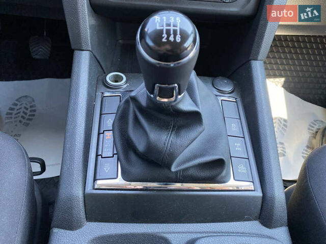 Белый Фольксваген Амарок, объемом двигателя 1.97 л и пробегом 139 тыс. км за 22900 $, фото 16 на Automoto.ua