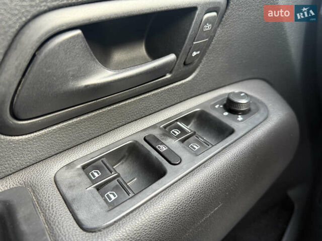 Белый Фольксваген Амарок, объемом двигателя 1.97 л и пробегом 139 тыс. км за 22900 $, фото 20 на Automoto.ua