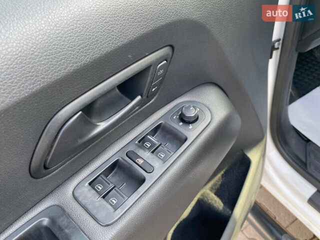 Белый Фольксваген Амарок, объемом двигателя 2 л и пробегом 135 тыс. км за 22900 $, фото 17 на Automoto.ua