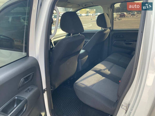 Белый Фольксваген Амарок, объемом двигателя 2 л и пробегом 135 тыс. км за 22900 $, фото 10 на Automoto.ua