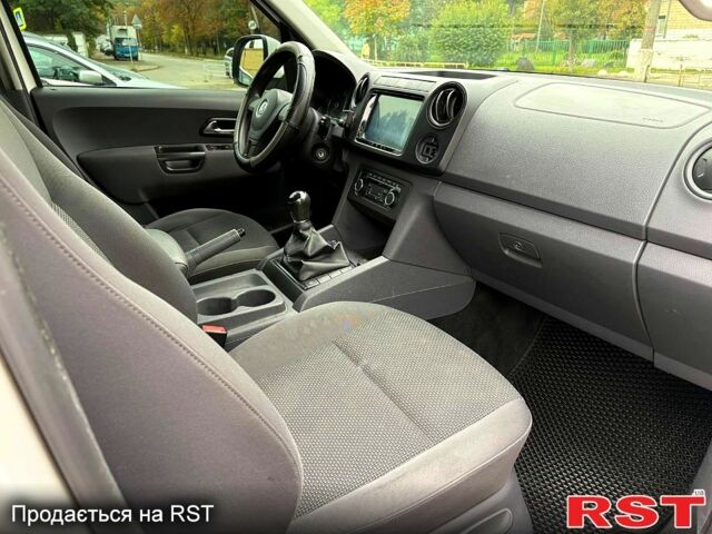 Білий Фольксваген Амарок, об'ємом двигуна 2 л та пробігом 415 тис. км за 14500 $, фото 6 на Automoto.ua