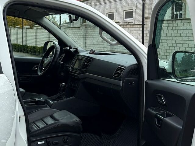 Белый Фольксваген Амарок, объемом двигателя 2 л и пробегом 235 тыс. км за 28000 $, фото 3 на Automoto.ua