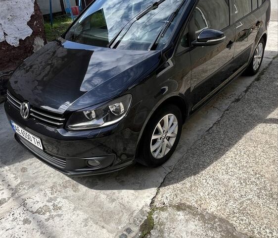 Черный Фольксваген Амарок, объемом двигателя 1.6 л и пробегом 220 тыс. км за 12000 $, фото 1 на Automoto.ua