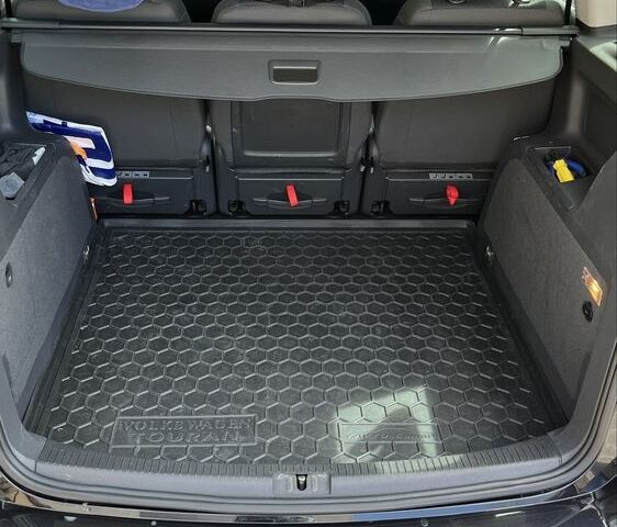 Черный Фольксваген Амарок, объемом двигателя 1.6 л и пробегом 220 тыс. км за 12000 $, фото 7 на Automoto.ua