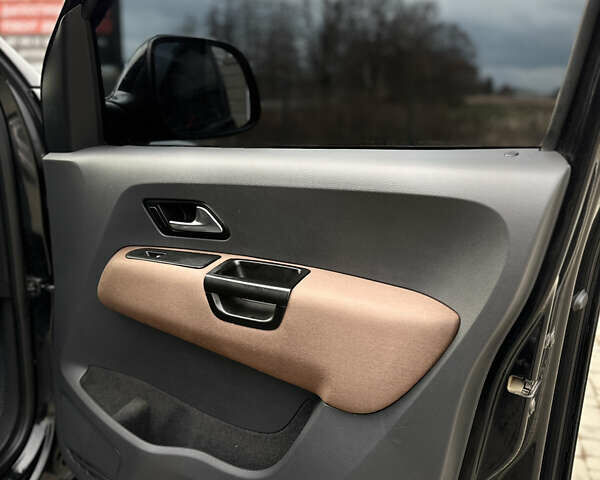 Черный Фольксваген Амарок, объемом двигателя 1.97 л и пробегом 241 тыс. км за 14000 $, фото 14 на Automoto.ua