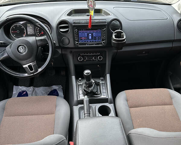 Черный Фольксваген Амарок, объемом двигателя 1.97 л и пробегом 241 тыс. км за 14000 $, фото 10 на Automoto.ua