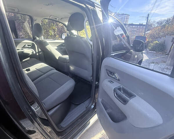 Черный Фольксваген Амарок, объемом двигателя 1.97 л и пробегом 190 тыс. км за 14999 $, фото 21 на Automoto.ua