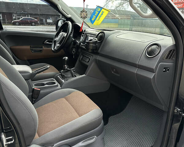 Черный Фольксваген Амарок, объемом двигателя 1.97 л и пробегом 241 тыс. км за 14000 $, фото 11 на Automoto.ua