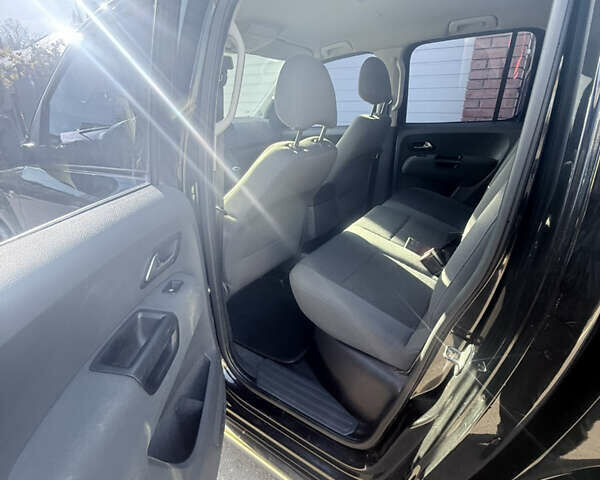 Черный Фольксваген Амарок, объемом двигателя 1.97 л и пробегом 190 тыс. км за 14999 $, фото 20 на Automoto.ua