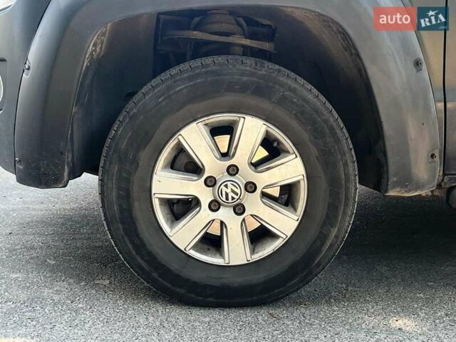 Черный Фольксваген Амарок, объемом двигателя 2 л и пробегом 217 тыс. км за 14690 $, фото 12 на Automoto.ua