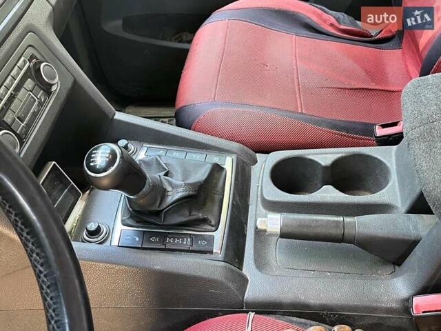 Черный Фольксваген Амарок, объемом двигателя 2 л и пробегом 217 тыс. км за 14690 $, фото 22 на Automoto.ua