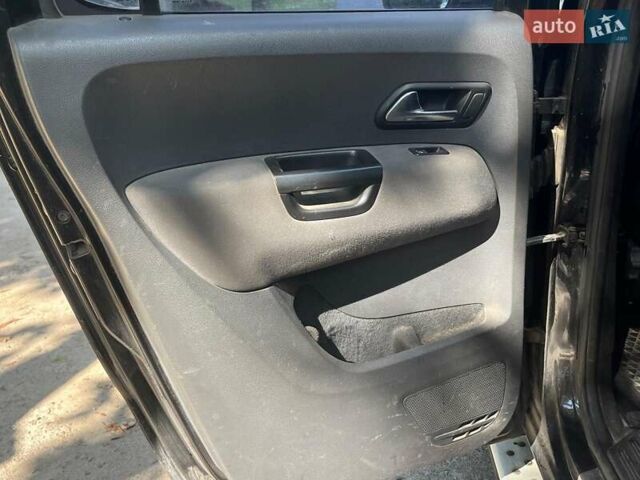 Черный Фольксваген Амарок, объемом двигателя 2 л и пробегом 217 тыс. км за 14690 $, фото 33 на Automoto.ua