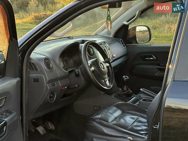 Черный Фольксваген Амарок, объемом двигателя 1.97 л и пробегом 315 тыс. км за 11000 $, фото 16 на Automoto.ua