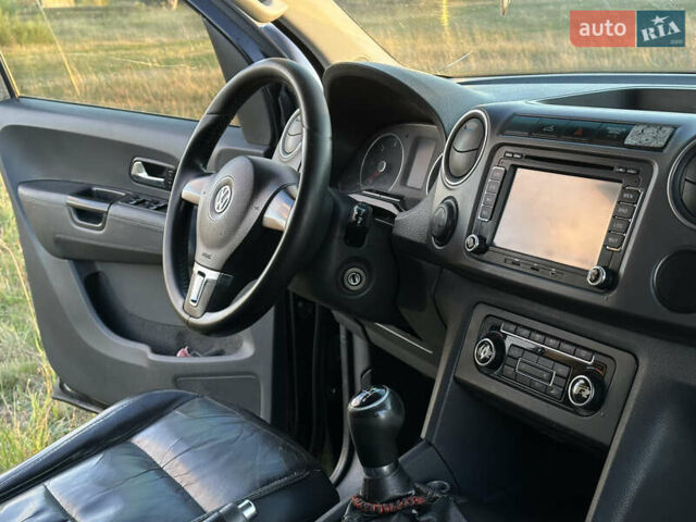 Черный Фольксваген Амарок, объемом двигателя 1.97 л и пробегом 315 тыс. км за 11000 $, фото 13 на Automoto.ua