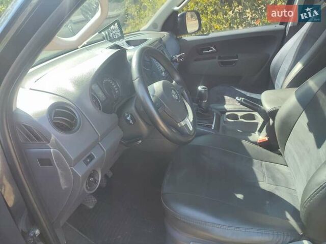 Черный Фольксваген Амарок, объемом двигателя 1.97 л и пробегом 267 тыс. км за 15200 $, фото 5 на Automoto.ua