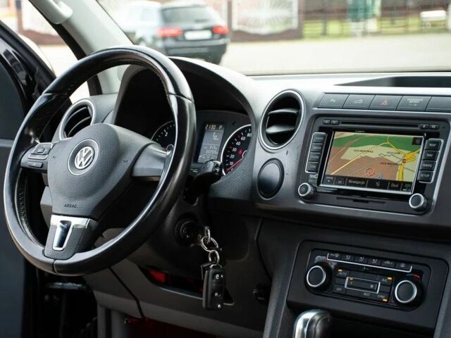 Черный Фольксваген Амарок, объемом двигателя 2 л и пробегом 153 тыс. км за 4725 $, фото 4 на Automoto.ua