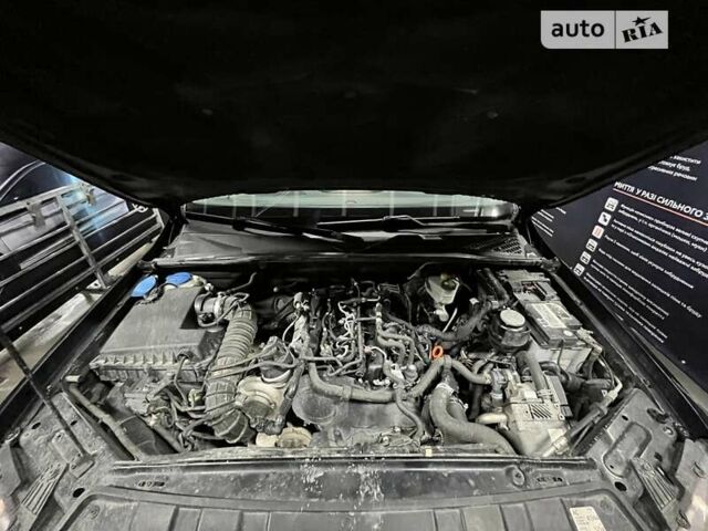 Черный Фольксваген Амарок, объемом двигателя 1.97 л и пробегом 305 тыс. км за 17000 $, фото 13 на Automoto.ua