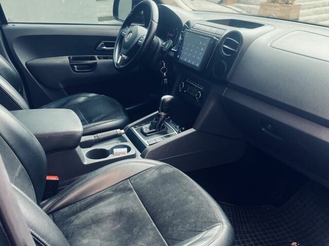 Чорний Фольксваген Амарок, об'ємом двигуна 2 л та пробігом 299 тис. км за 19300 $, фото 4 на Automoto.ua