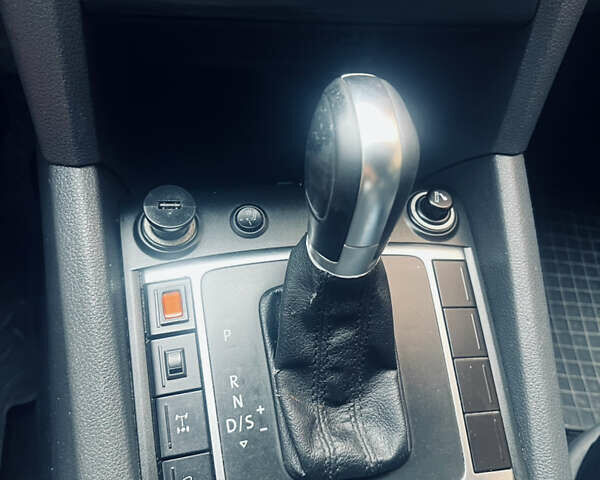 Черный Фольксваген Амарок, объемом двигателя 1.97 л и пробегом 299 тыс. км за 19999 $, фото 26 на Automoto.ua