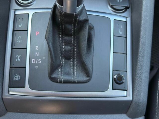 Черный Фольксваген Амарок, объемом двигателя 2 л и пробегом 420 тыс. км за 18000 $, фото 11 на Automoto.ua