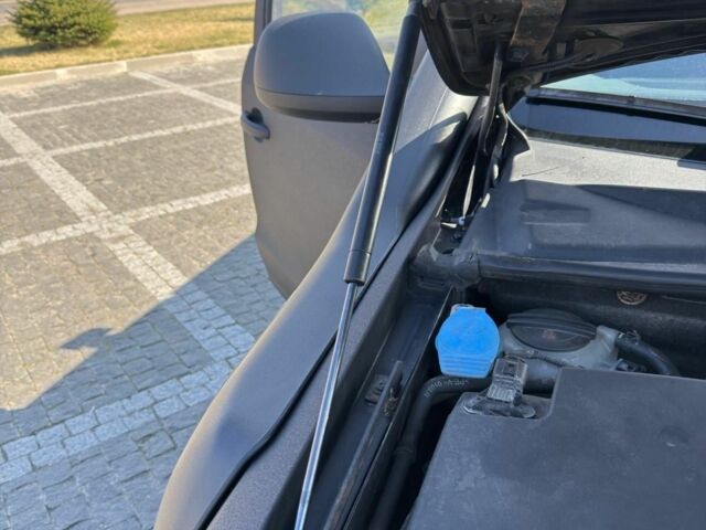 Черный Фольксваген Амарок, объемом двигателя 2 л и пробегом 420 тыс. км за 18000 $, фото 18 на Automoto.ua