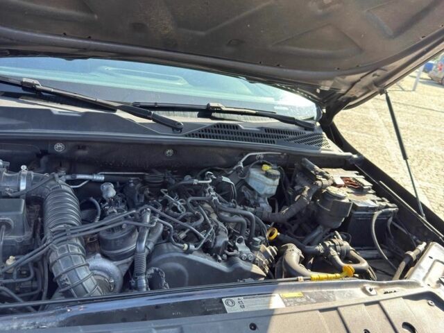 Черный Фольксваген Амарок, объемом двигателя 2 л и пробегом 420 тыс. км за 18000 $, фото 17 на Automoto.ua