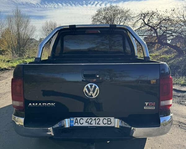Черный Фольксваген Амарок, объемом двигателя 2 л и пробегом 432 тыс. км за 12500 $, фото 3 на Automoto.ua