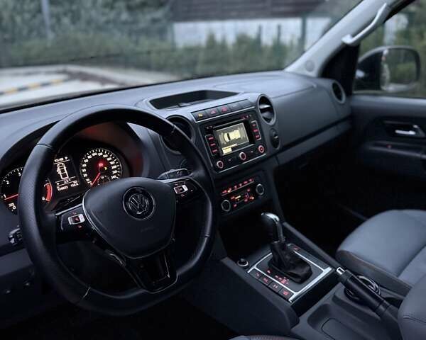 Черный Фольксваген Амарок, объемом двигателя 2 л и пробегом 300 тыс. км за 17900 $, фото 18 на Automoto.ua