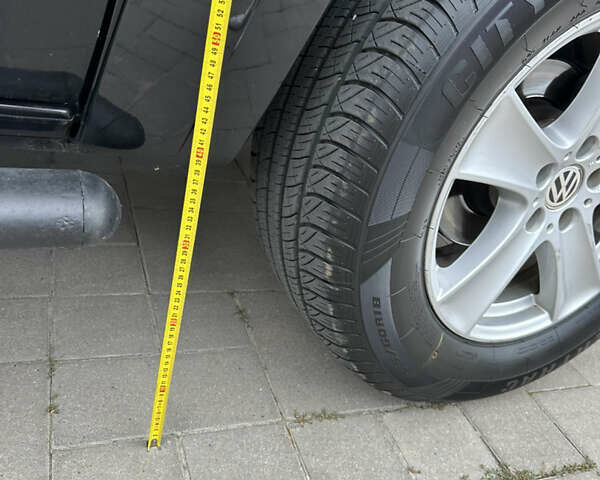 Черный Фольксваген Амарок, объемом двигателя 1.97 л и пробегом 191 тыс. км за 22000 $, фото 32 на Automoto.ua
