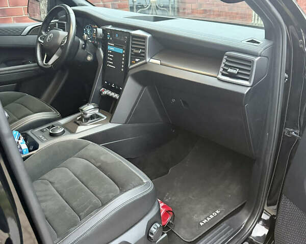 Чорний Фольксваген Амарок, об'ємом двигуна 3 л та пробігом 55 тис. км за 60000 $, фото 29 на Automoto.ua