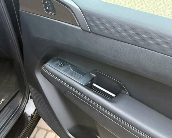 Чорний Фольксваген Амарок, об'ємом двигуна 3 л та пробігом 55 тис. км за 60000 $, фото 30 на Automoto.ua