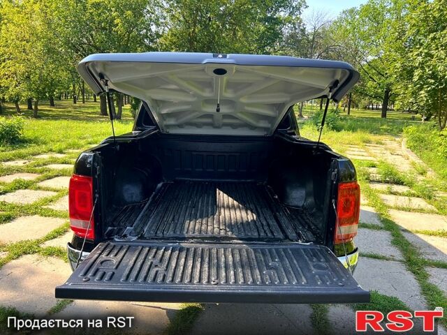 Чорний Фольксваген Амарок, об'ємом двигуна 2 л та пробігом 239 тис. км за 18500 $, фото 6 на Automoto.ua