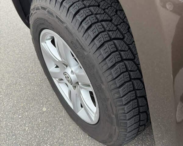 Коричневый Фольксваген Амарок, объемом двигателя 1.97 л и пробегом 169 тыс. км за 16700 $, фото 21 на Automoto.ua