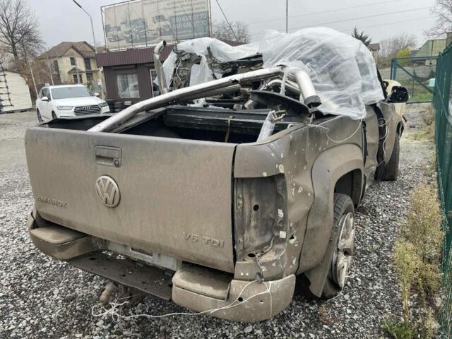 Коричневый Фольксваген Амарок, объемом двигателя 3 л и пробегом 320 тыс. км за 8000 $, фото 1 на Automoto.ua