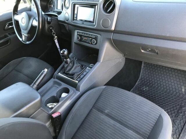 Серый Фольксваген Амарок, объемом двигателя 2 л и пробегом 320 тыс. км за 4300 $, фото 7 на Automoto.ua