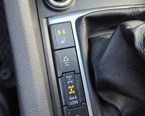 Серый Фольксваген Амарок, объемом двигателя 1.97 л и пробегом 223 тыс. км за 17200 $, фото 32 на Automoto.ua