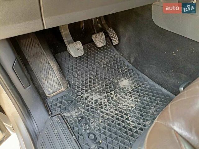 Сірий Фольксваген Амарок, об'ємом двигуна 2 л та пробігом 194 тис. км за 16800 $, фото 8 на Automoto.ua