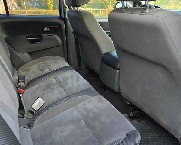 Серый Фольксваген Амарок, объемом двигателя 1.97 л и пробегом 223 тыс. км за 17200 $, фото 25 на Automoto.ua