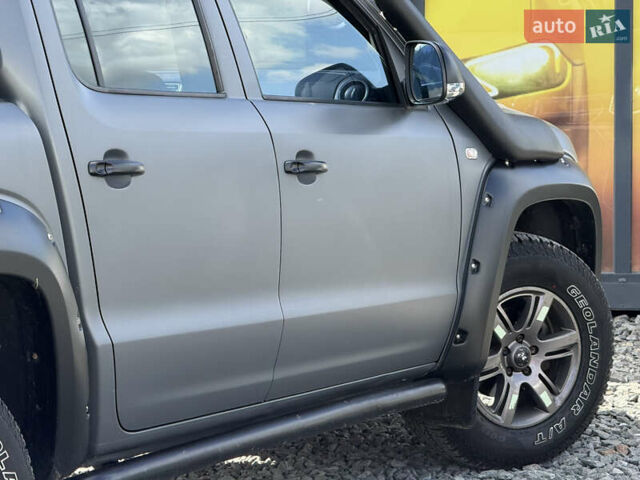 Серый Фольксваген Амарок, объемом двигателя 2 л и пробегом 265 тыс. км за 16700 $, фото 18 на Automoto.ua