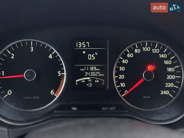 Серый Фольксваген Амарок, объемом двигателя 1.97 л и пробегом 340 тыс. км за 14999 $, фото 36 на Automoto.ua