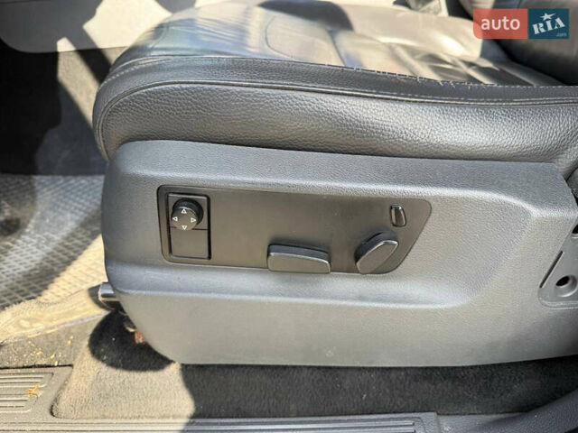 Серый Фольксваген Амарок, объемом двигателя 2 л и пробегом 265 тыс. км за 15999 $, фото 39 на Automoto.ua