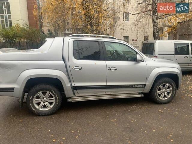 Серый Фольксваген Амарок, объемом двигателя 1.97 л и пробегом 303 тыс. км за 12400 $, фото 1 на Automoto.ua