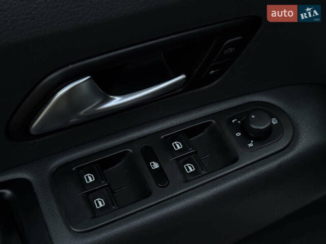 Сірий Фольксваген Амарок, об'ємом двигуна 2 л та пробігом 246 тис. км за 16800 $, фото 50 на Automoto.ua