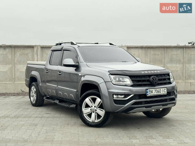 Серый Фольксваген Амарок, объемом двигателя 1.97 л и пробегом 340 тыс. км за 14999 $, фото 2 на Automoto.ua