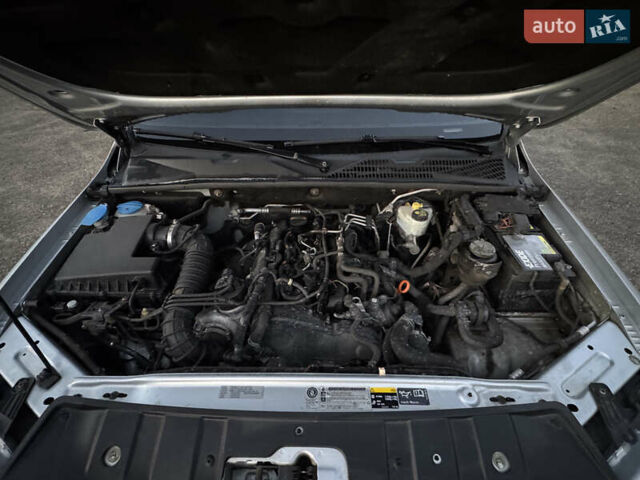 Сірий Фольксваген Амарок, об'ємом двигуна 2 л та пробігом 246 тис. км за 16800 $, фото 33 на Automoto.ua