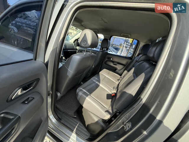 Серый Фольксваген Амарок, объемом двигателя 2 л и пробегом 265 тыс. км за 16700 $, фото 31 на Automoto.ua