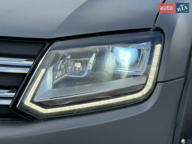 Серый Фольксваген Амарок, объемом двигателя 2 л и пробегом 265 тыс. км за 16700 $, фото 10 на Automoto.ua