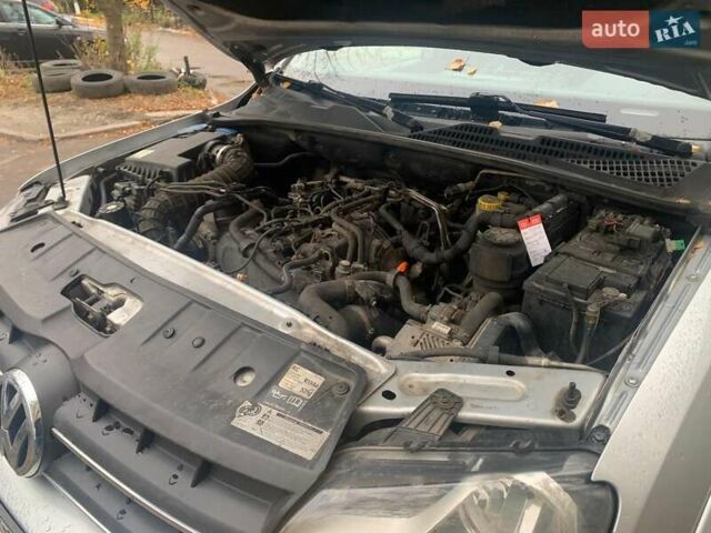 Серый Фольксваген Амарок, объемом двигателя 1.97 л и пробегом 303 тыс. км за 12400 $, фото 13 на Automoto.ua